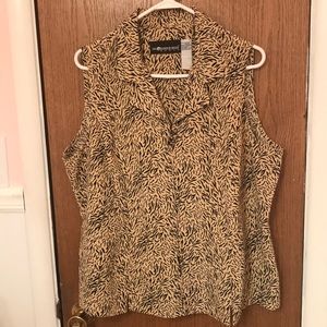 Women’s Plus Size Sleeveless Top